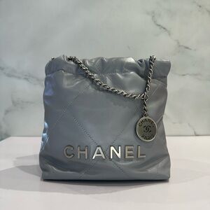 CHANEL 22 mini in grey